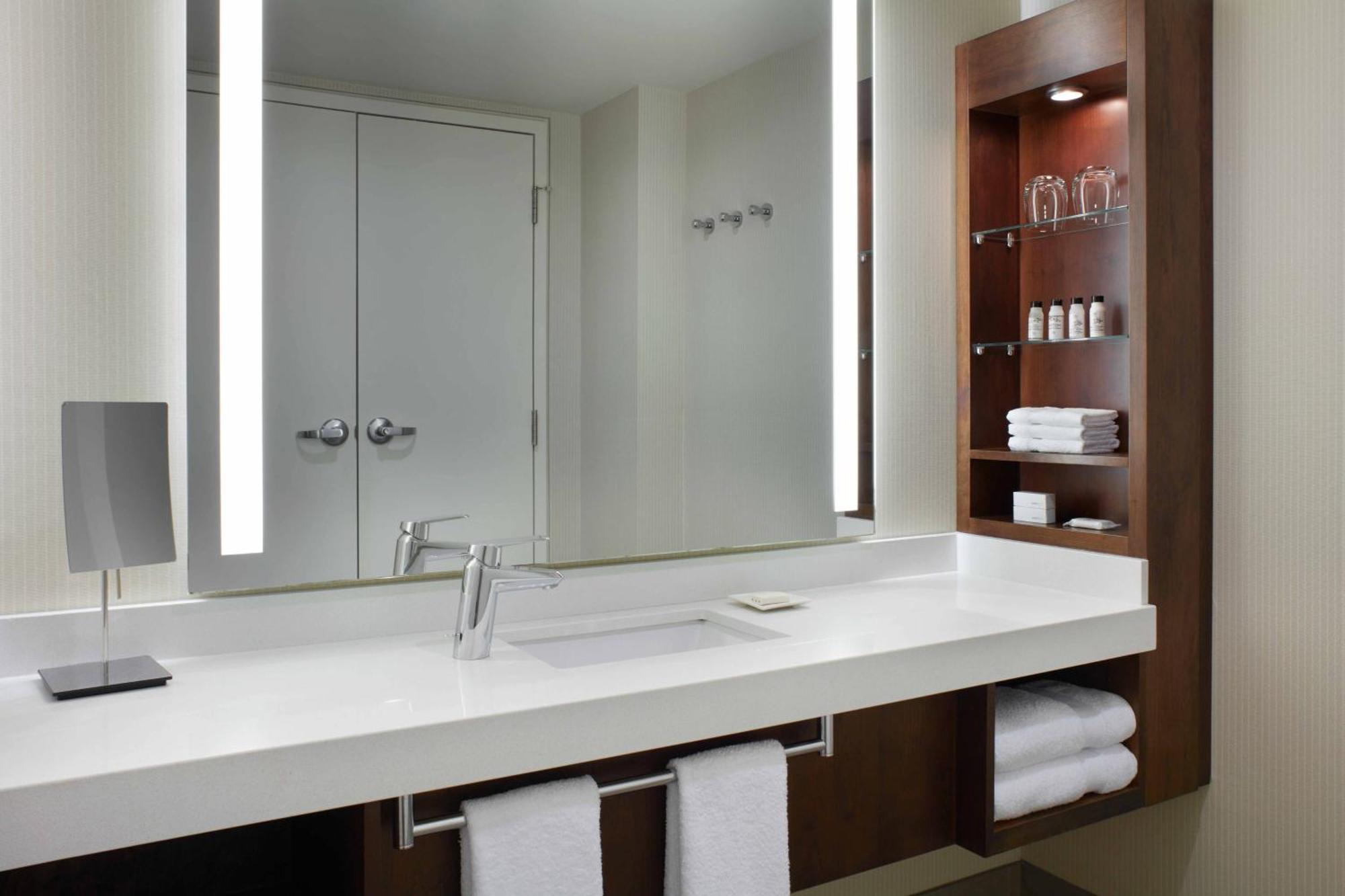 Delta Hotels By Marriott Ottawa City Centre Екстер'єр фото
